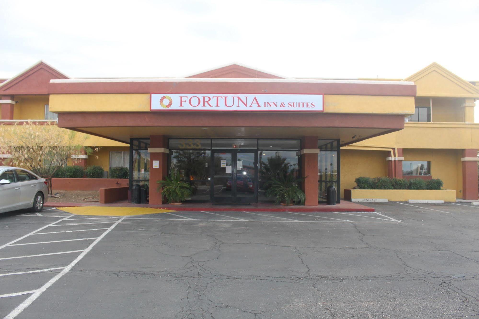 Fortuna Inn And Suites Tucson Exterior photo