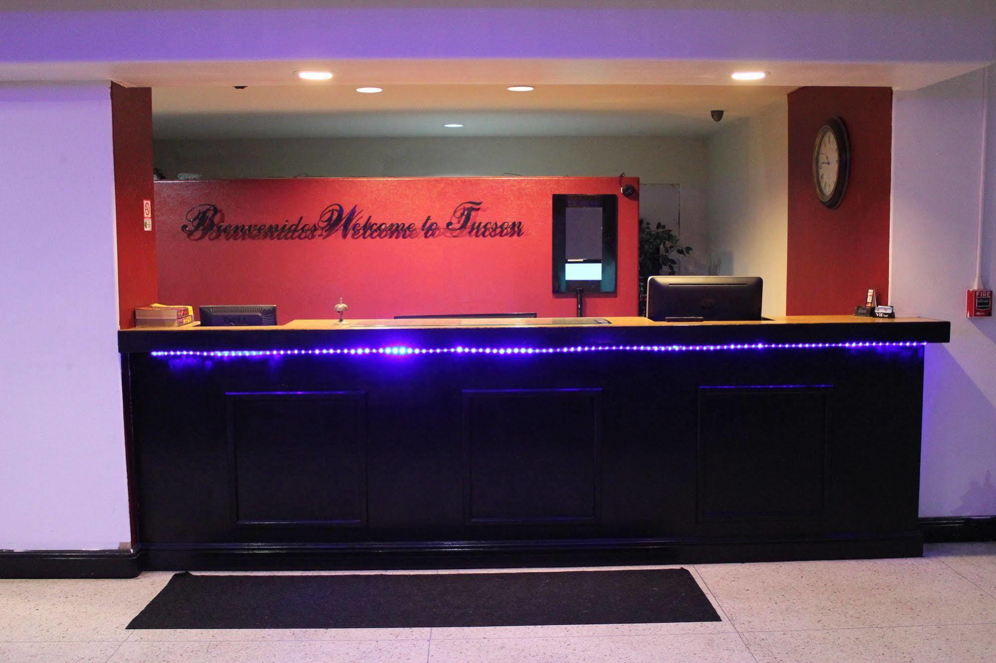 Fortuna Inn And Suites Tucson Exterior photo